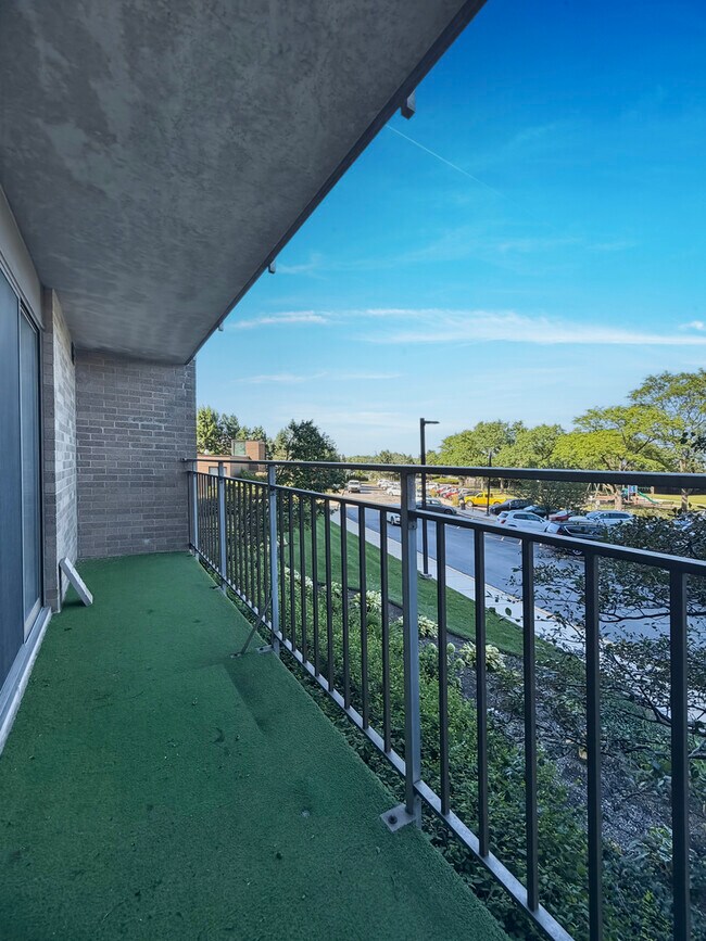 Building Photo - 6340 Americana Dr