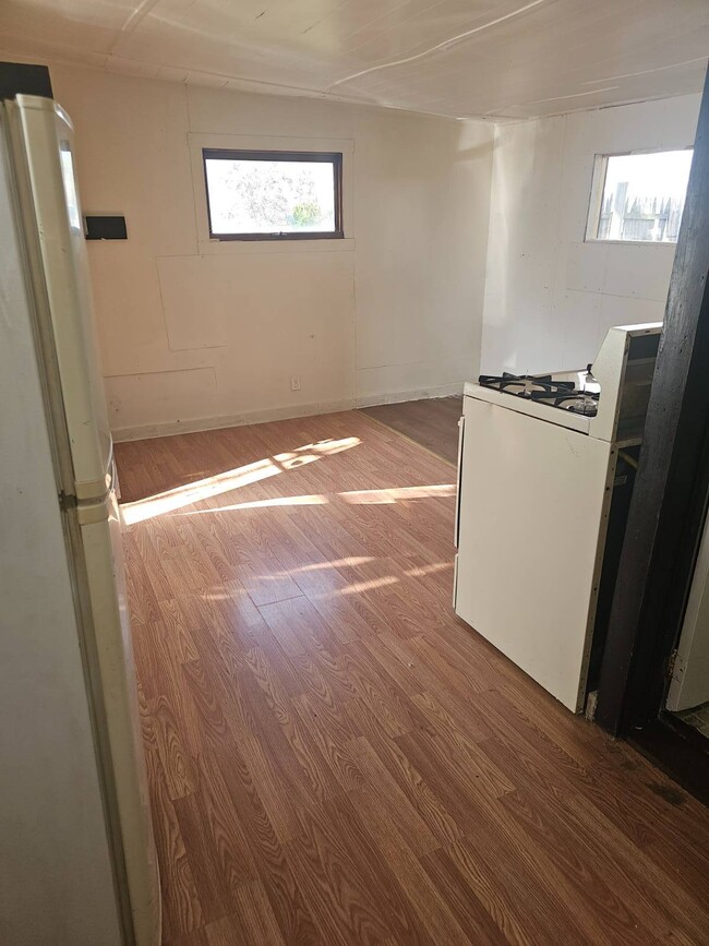 Building Photo - 1249 Bausher Ave NW