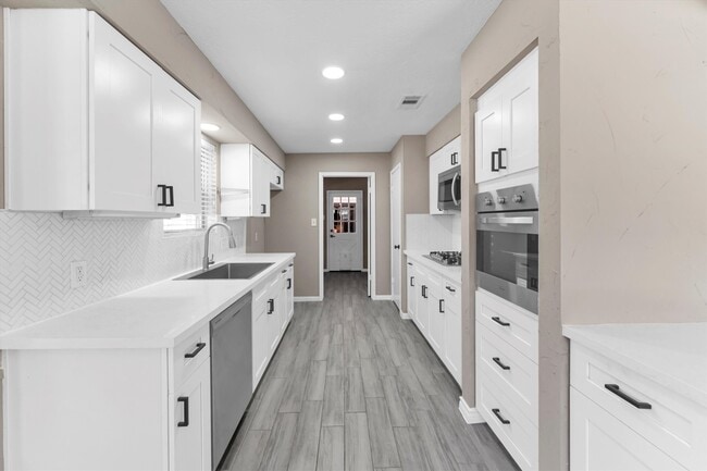 Building Photo - 27013 S Pyeatt Ln