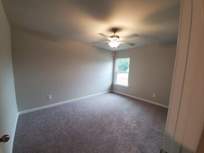Building Photo - 135 Berry Dr