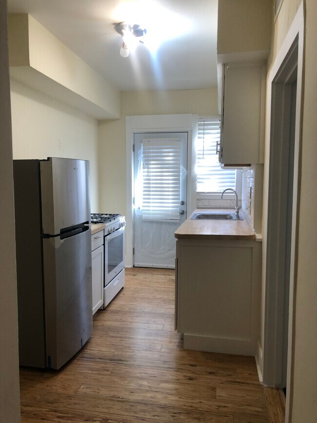 Building Photo - 5502 Richmond Ave