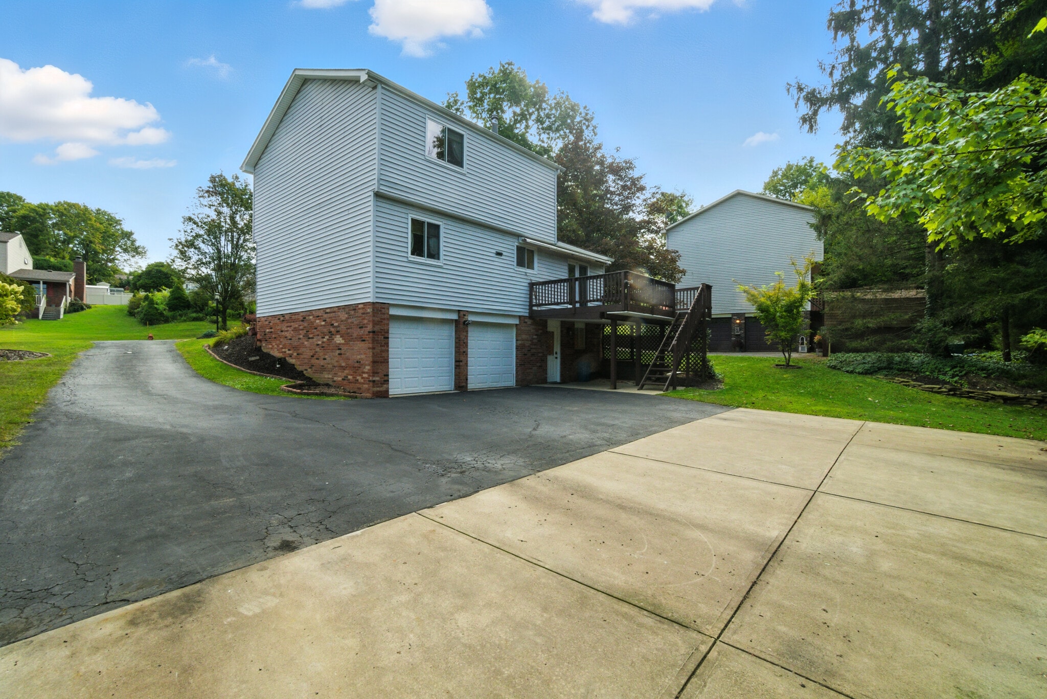 Building Photo - 560 Monticello Dr