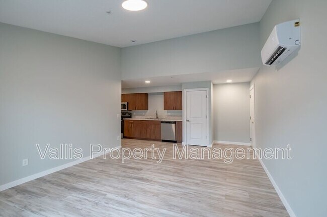 Building Photo - 13001 S Crompton Lane