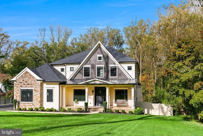 Building Photo - 7002 River Oaks Dr