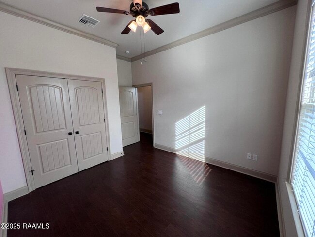 Building Photo - 100 Birchview Dr