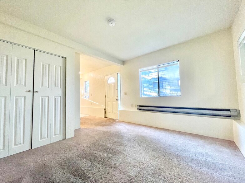 Building Photo - 12746 35th Ave NE