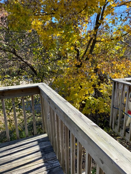 Building Photo - 803 Roundhouse Addition