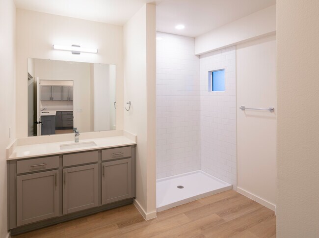 Building Photo - El Parador