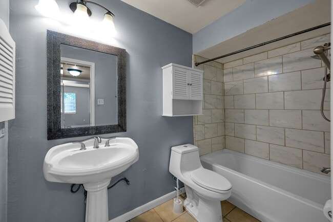 Building Photo - 3500 Tangle Brush Dr