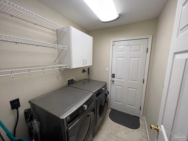 Building Photo - 1959 Melissa Oaks Dr