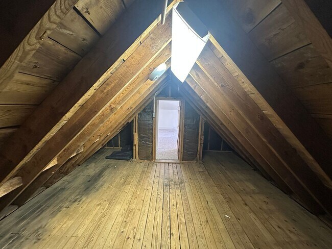 Building Photo - House in Bedford with Lot of Outdoor Space.