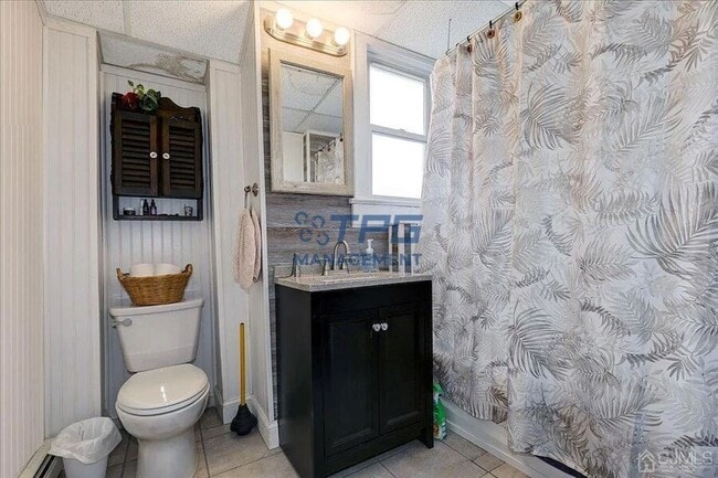 Building Photo - 243 Cedar St