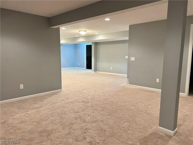 Building Photo - 10454 Dogwood Dr