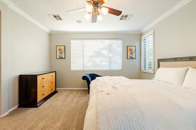 MASTER BEDROOM KING SUITE. 2 CLOSETS - 3112 S Lois Ln