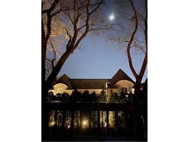 Building Photo - 139 Otis Avenue