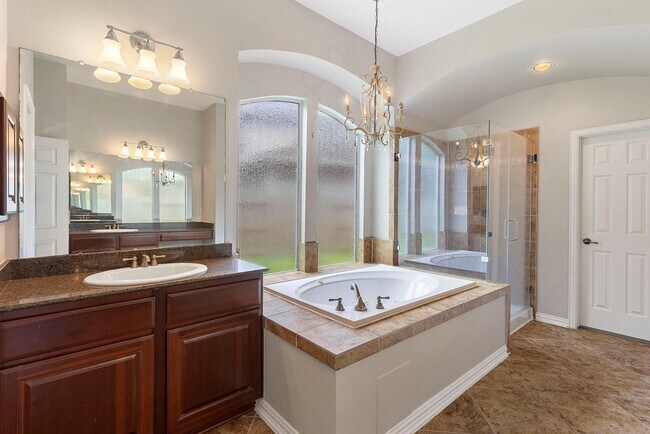 Building Photo - 6 Hithervale Ct