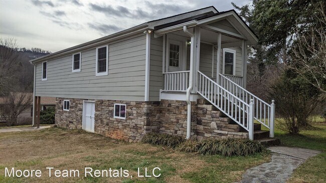 Primary Photo - 1 br, 1 bath House - 114 Bumont Drive