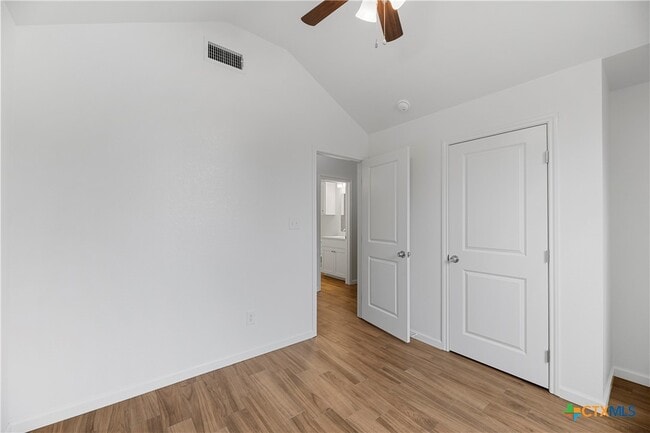 Building Photo - 230 Plum St