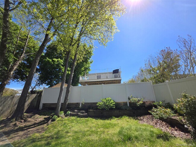 Building Photo - 16 Birch Dr