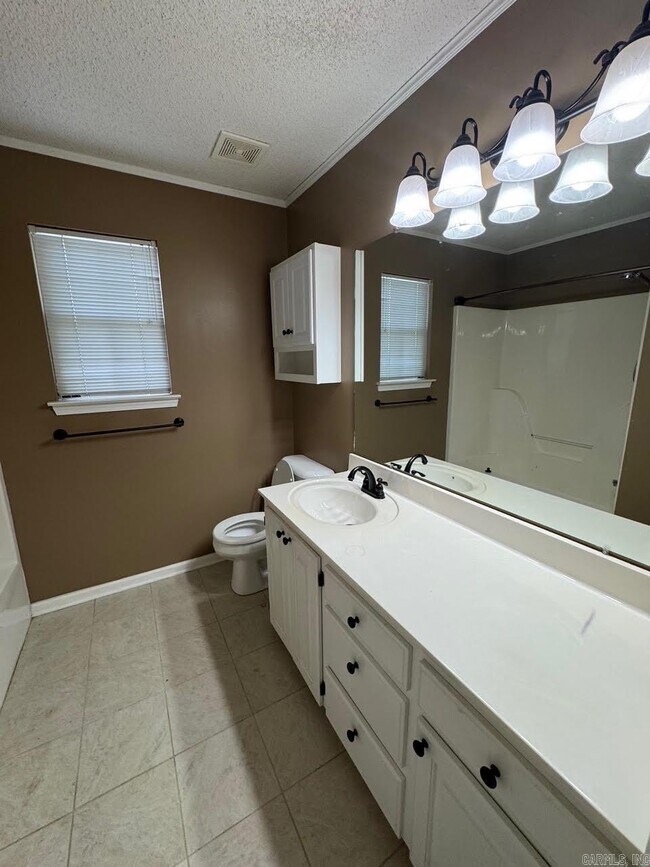 Building Photo - 2619 Valley Forge Dr