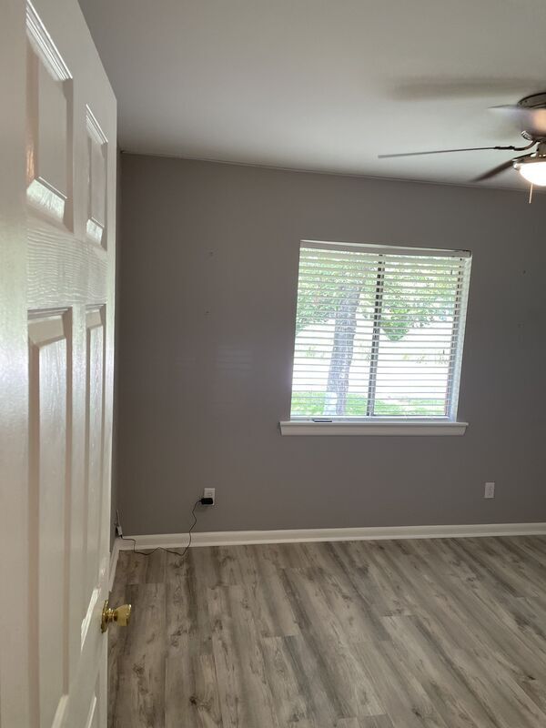 Building Photo - 134 Heather Dr