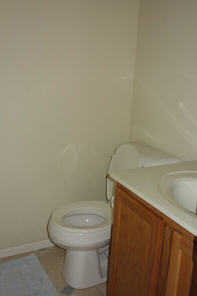 Building Photo - 114 Meadowgate Ct