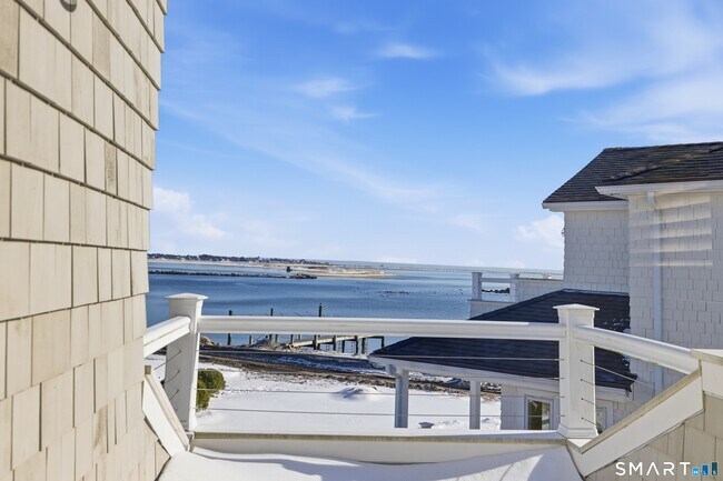 Building Photo - 2 Miller St