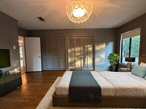 Building Photo - Central Austin 3 BR / 2 BA Update Home