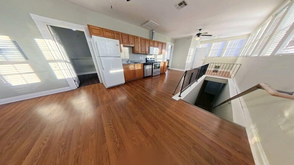 Building Photo - 1848 Felicity St