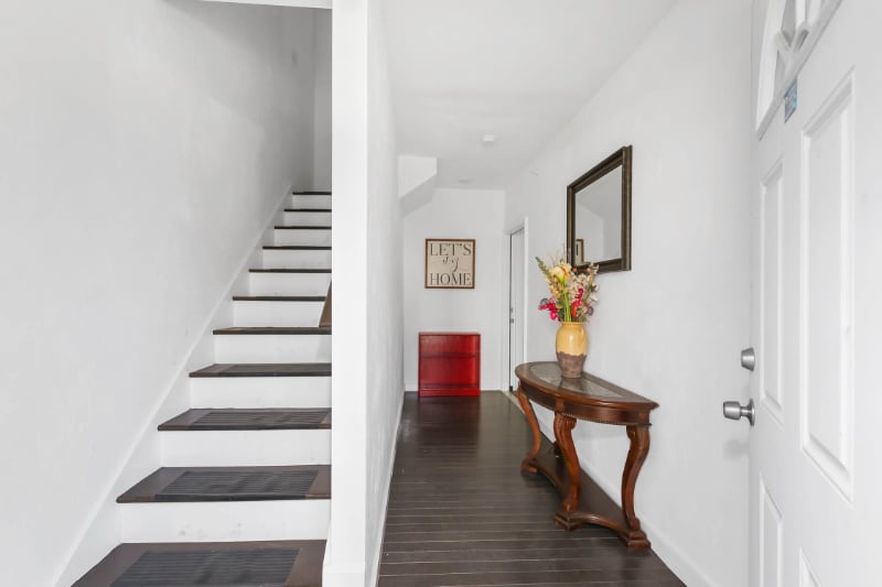 Building Photo - 15 Hawley St