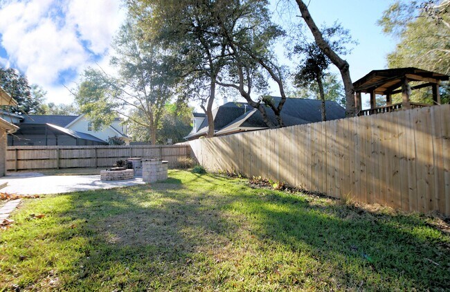 Building Photo - Swift Creek