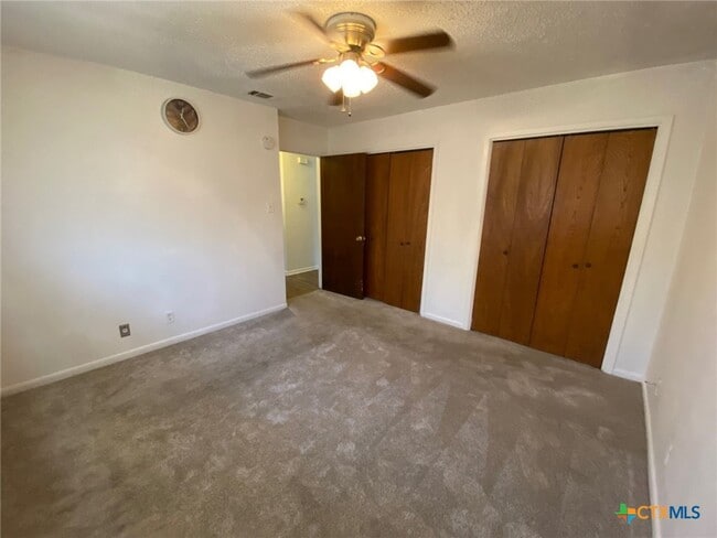 Building Photo - 911 Yorktown Dr