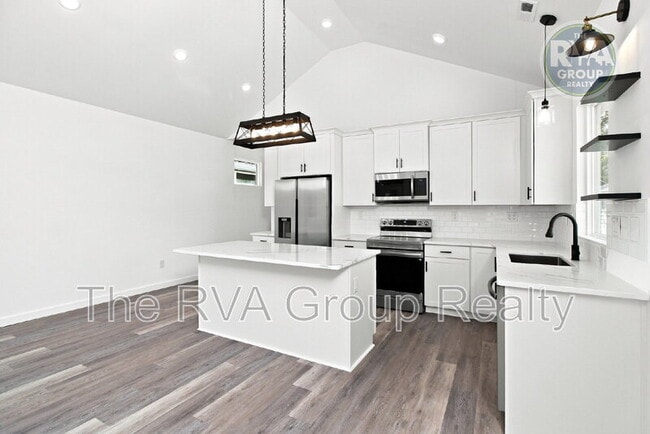 Building Photo - 1609 Rogers St