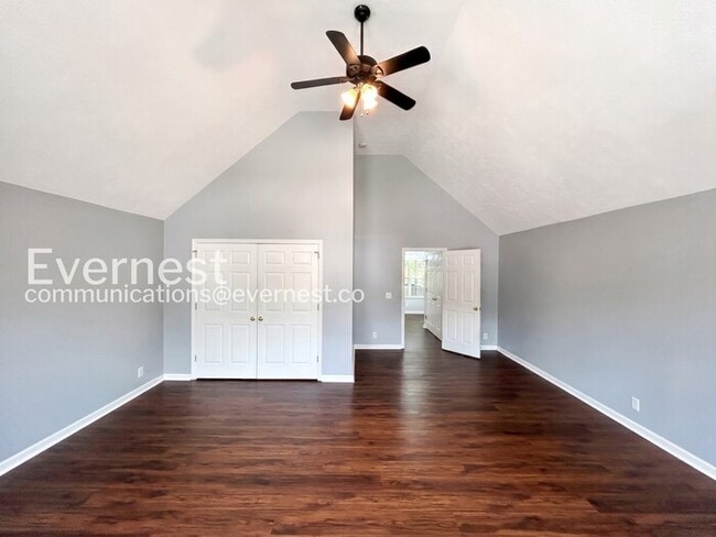 Building Photo - 3-Bed/2-Bath Home with Attached Garage/ Available Now!