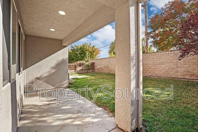 Building Photo - 1723 Bermuda Ln