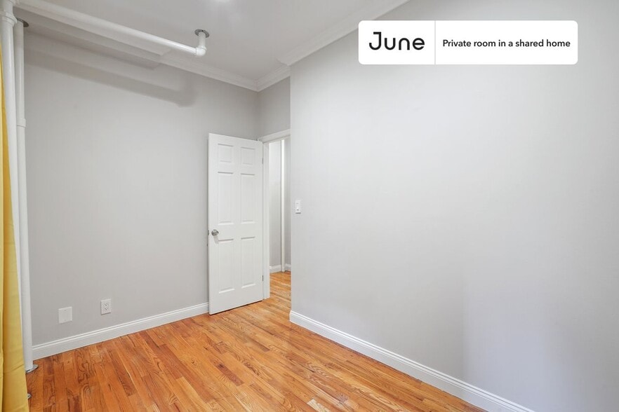 Building Photo - Room in Shared 3 bed/1 bath home in Hamilton Heights