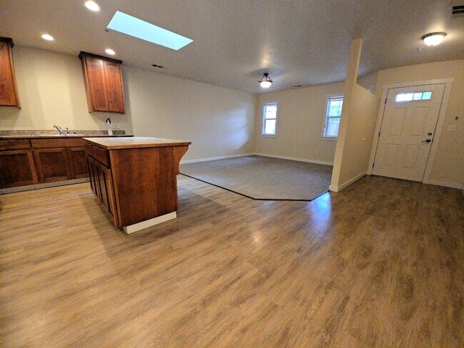 Building Photo - 2469 Shay Ct