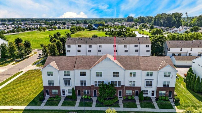 Building Photo - 5652 Pittsford Dr