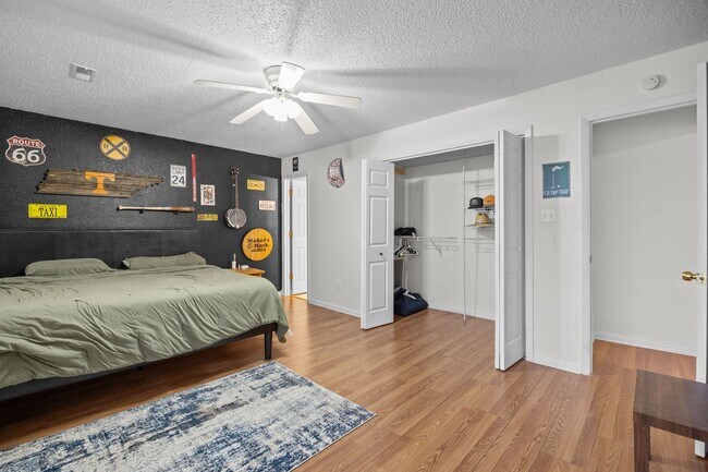 Building Photo - 5013 Thatcher Way