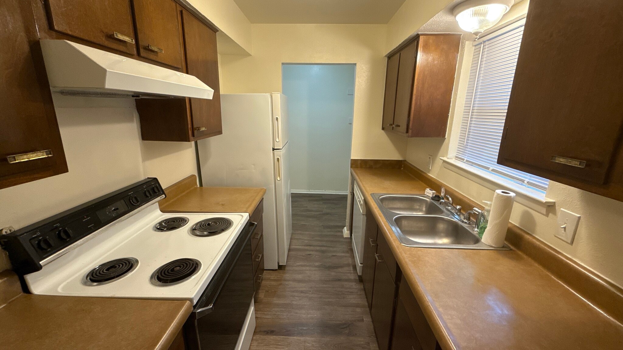 Kitchen - 313 Rita Dr