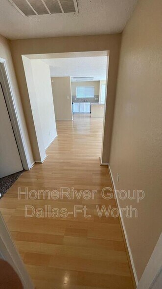 Building Photo - 317 Sweetgum Dr