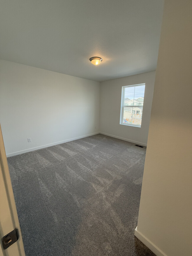 Guest Bedroom 1 - 5577 Mare Ln