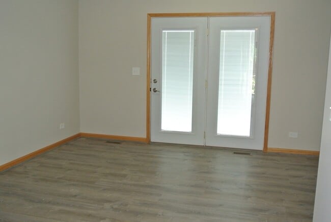 Building Photo - 118 Colonial Pkwy