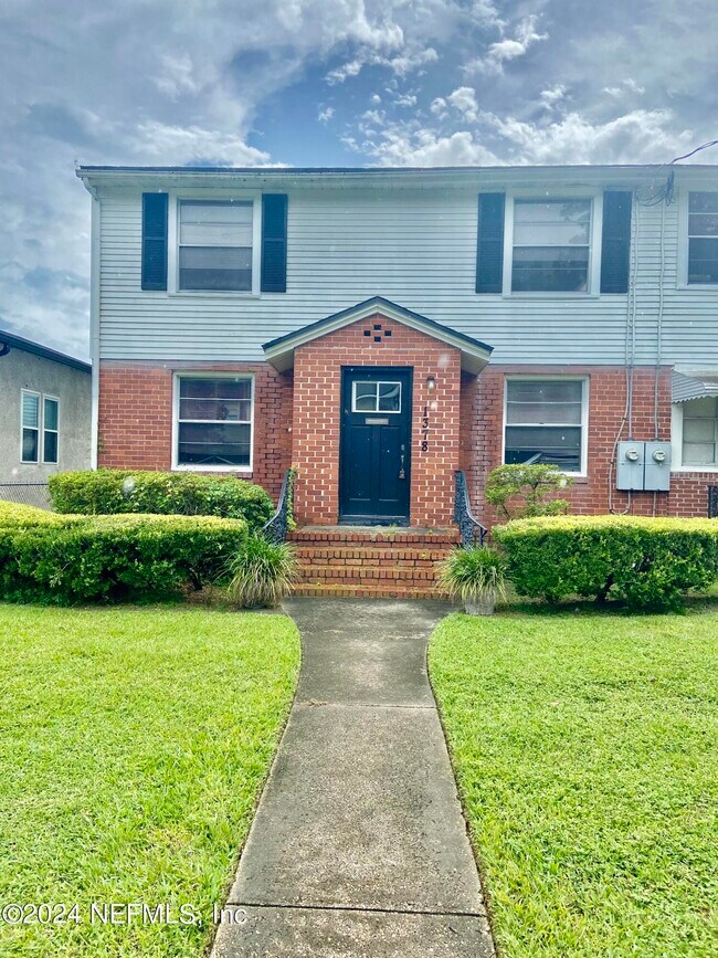 Primary Photo - 1378 Ingleside Ave