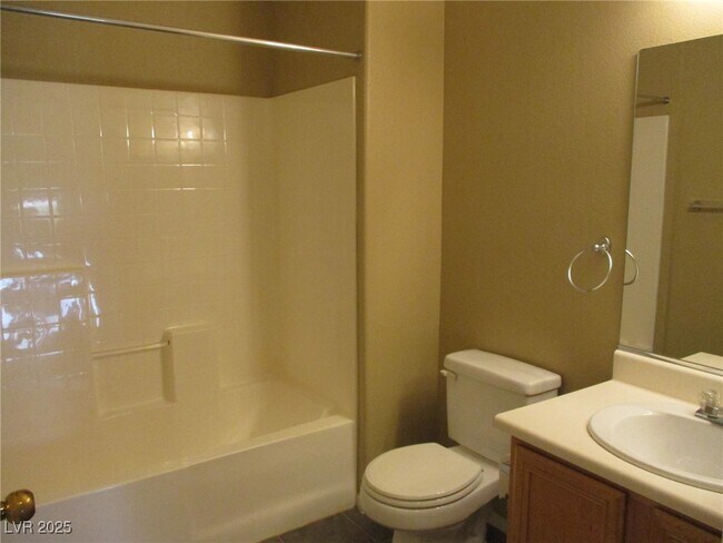 Building Photo - 1001 Domnus Ln