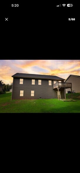 Building Photo - 3401 Silver Ridge Dr