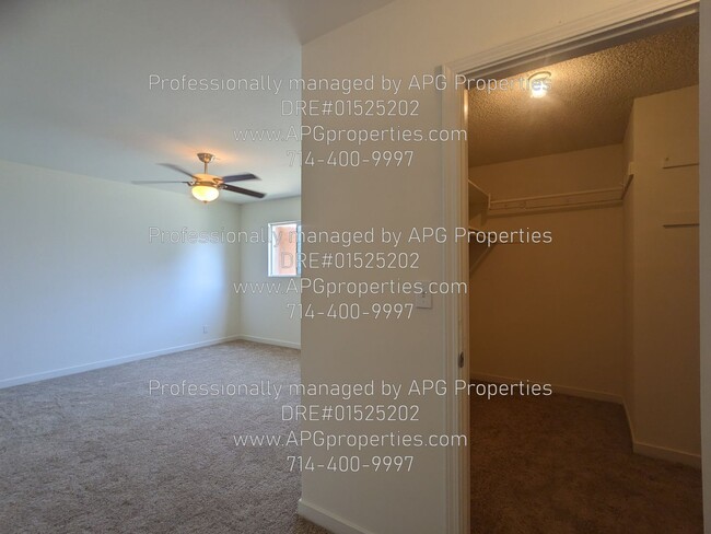 Building Photo - Downstairs 2 bedroom / 1 bathroom apartmen...