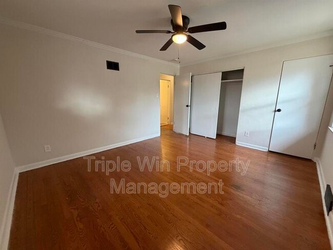 Building Photo - 30 Rolling Hills Dr