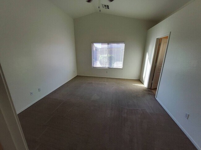 Building Photo - Laveen 3 bedroom