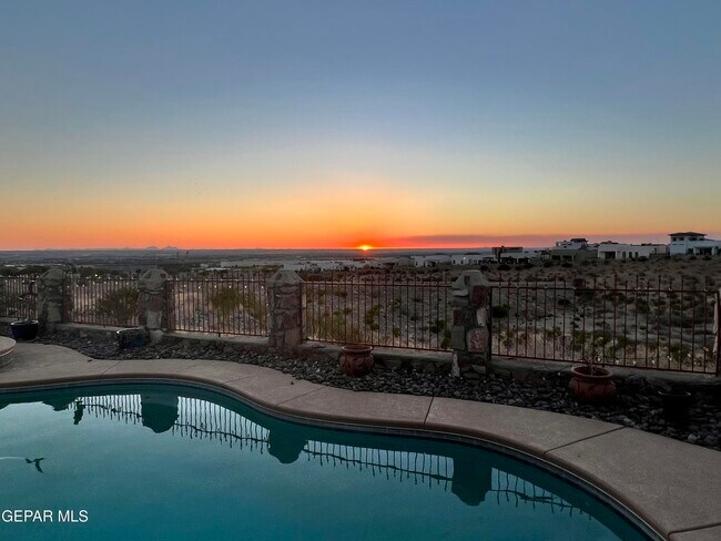 Building Photo - 7381 Black Mesa Dr